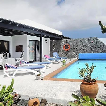 Holiday In Playa Blanca Casa vacanze
